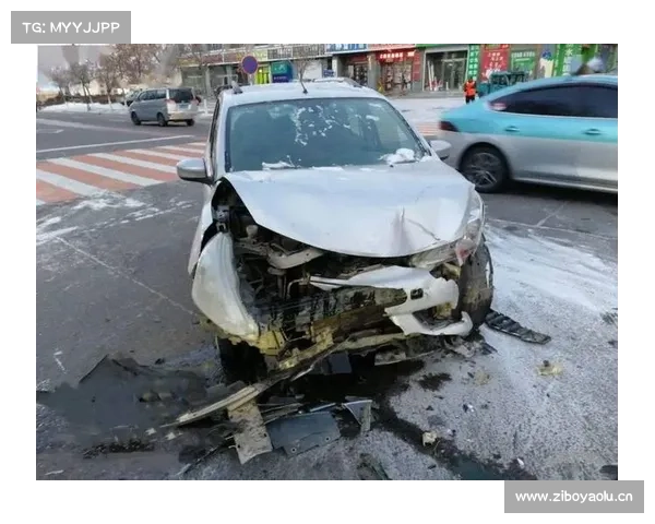 两口子疑似闹别扭开车追逐 丈夫突然停车 妻子刹车不及追尾出租车 两口子疑似闹别扭开车追逐 丈夫突然停车 妻子刹车不及追尾出租车